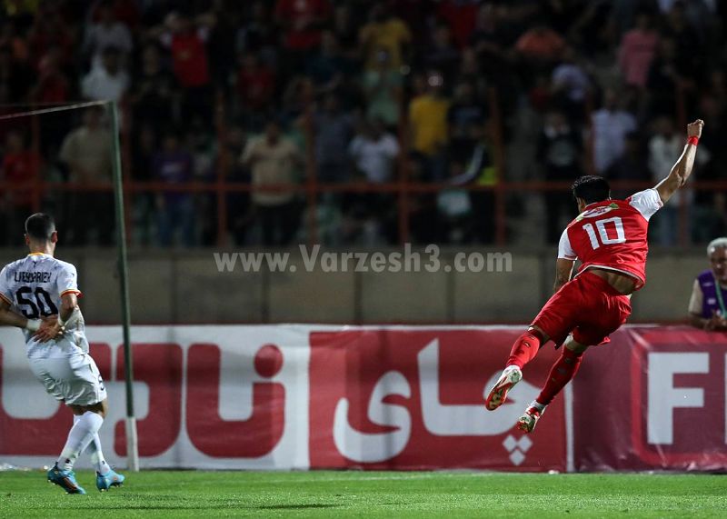 1725130144 این شوت شماره ۱۰ پرسپولیس پاس گل شد عکس آفتاب وطن