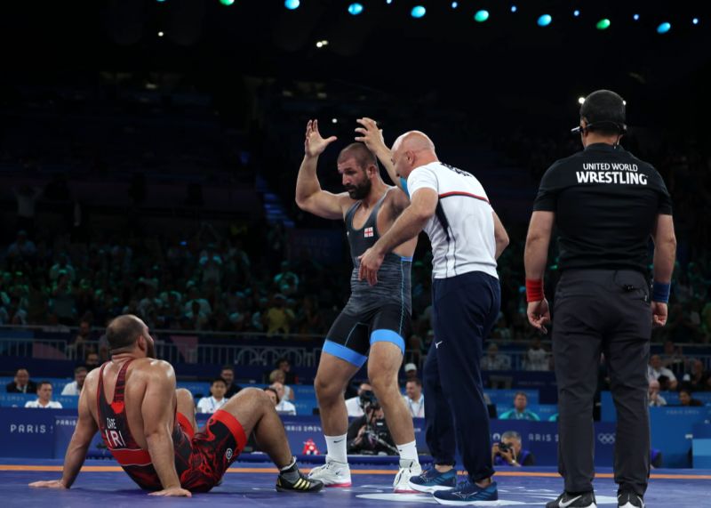 زارع نباخت، زمان کم آورد آفتاب وطن