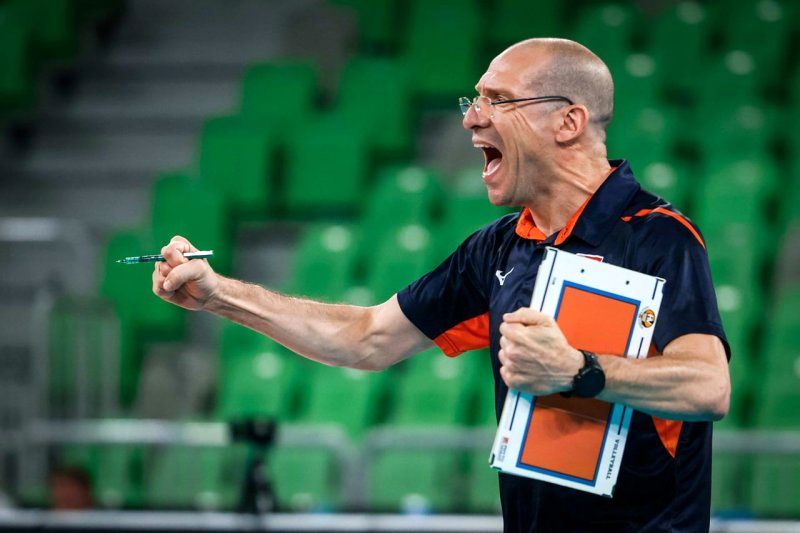 1725528029 اولین تصمیم بزرگ روبرتو پیاتزا سپس از امضا با ایران آفتاب