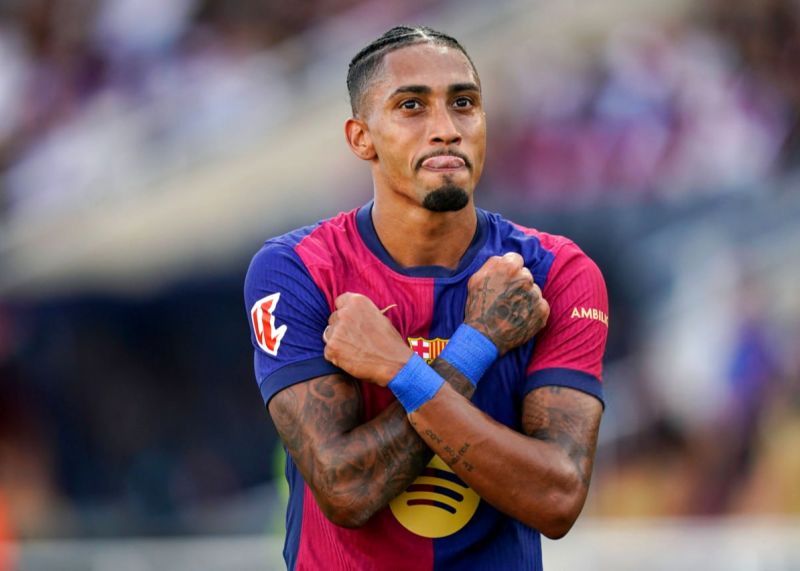 1726052937 را فی نیا خوشحال است که ماند آفتاب وطن