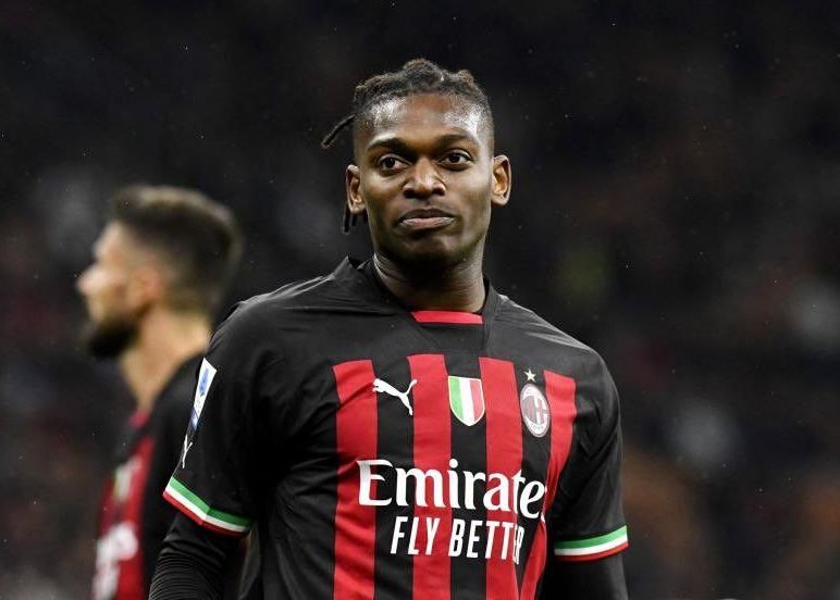 1729743587 این بازیکن به درد نمی‌خورد آفتاب وطن