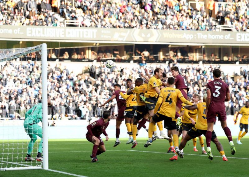 هیچ مدافعی در جهان با ضربه‌ای زیباتر از این وجود