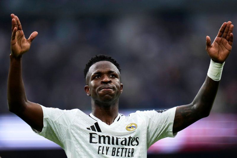 1731207907 آقای ده برابر بهتر، علیه رو دری و توپ طلا‌ آفتاب