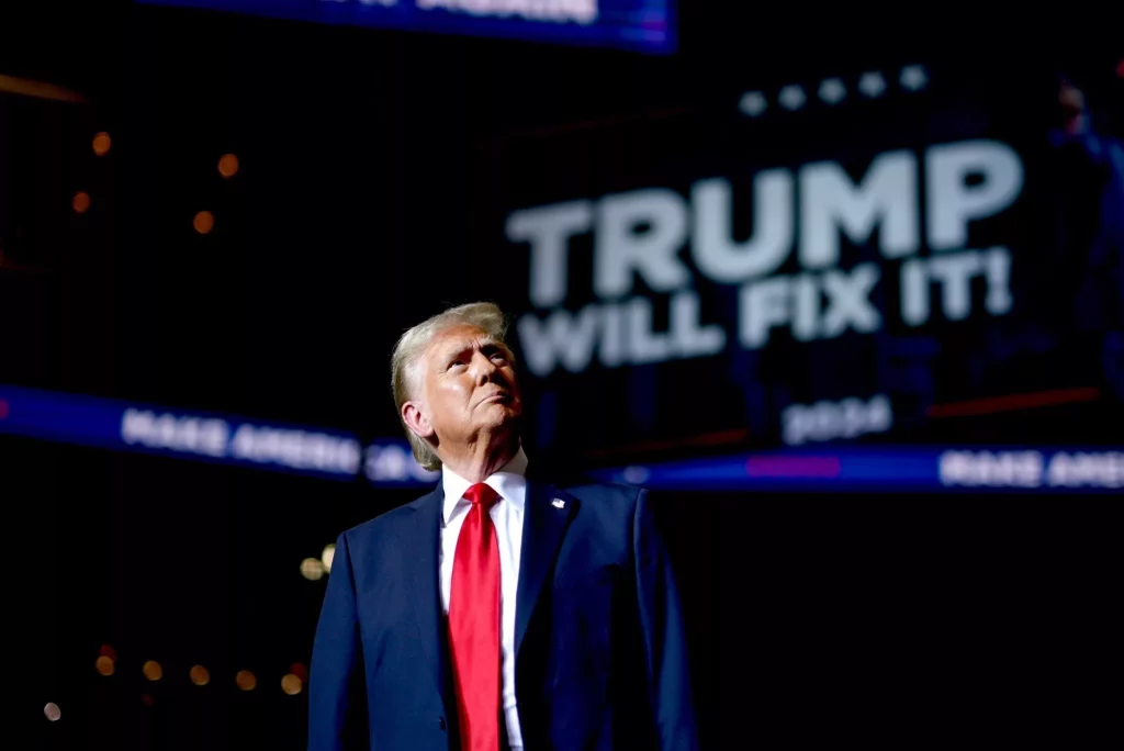 دونالد ترامپ به گمان زیادً برای واردات کالا از چین.webp