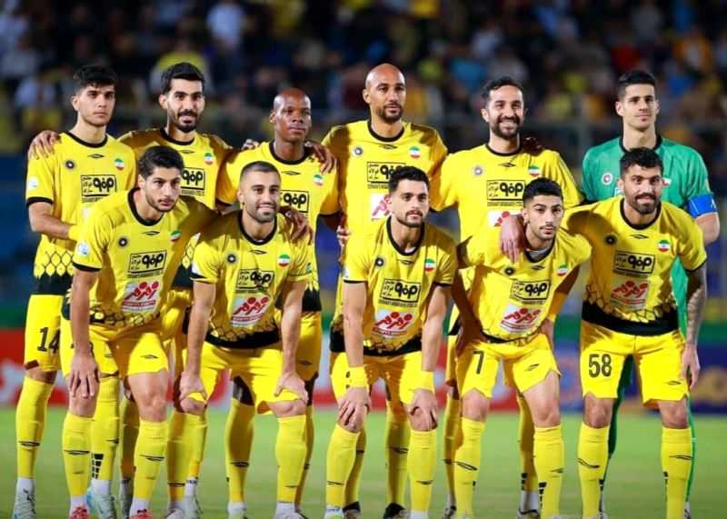 1733236426 بازی سپاهان را با دو تلویزیون تماشا کنید آفتاب وطن