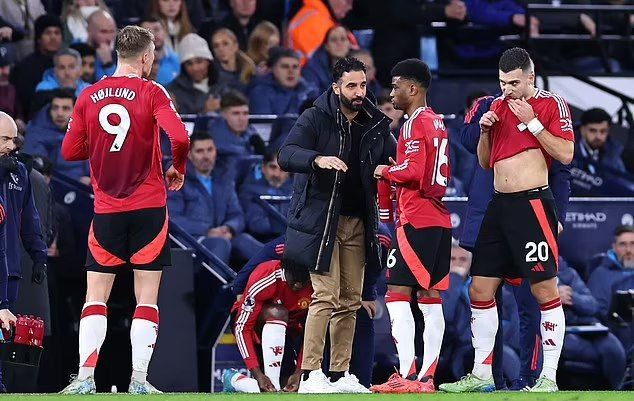 1734412857 بازجویی آموریم از دو ستاره یونایتد اعتراف کنید آفتاب وطن