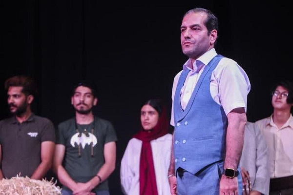 افتاب وطن مطمعن کارگردانان تهرانی به بازیگران شهرستانی ،