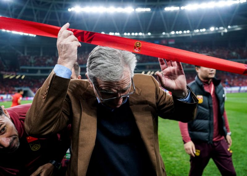 سی تی حق ندارد برای صدمه دیدن رو دری گریه