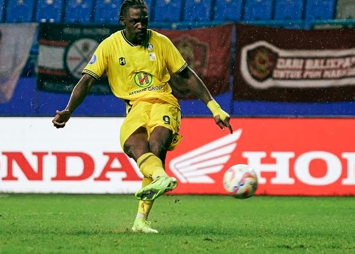 گلزنی مهاجم اسبق استقلال در بازی جنجالی اندونزی آفتاب وطن