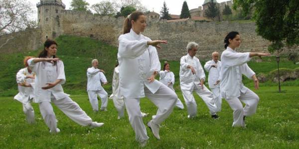 ۱۳ ورزش مناسب برای زنان بالای ۵۰ سال_آفتاب وطن 16 1740151627 262 ۱۳ ورزش مناسب برای زنان بالای ۵۰ سال آفتاب وطن