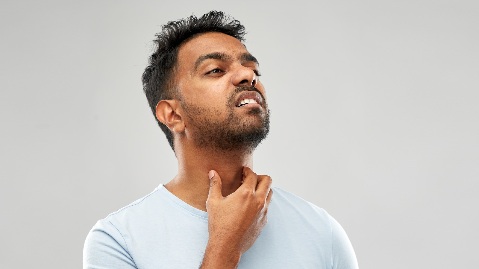 1741952895 418 سیب گلو یا سیب آدم؛ ساختار، اندازه، جراحی چطور