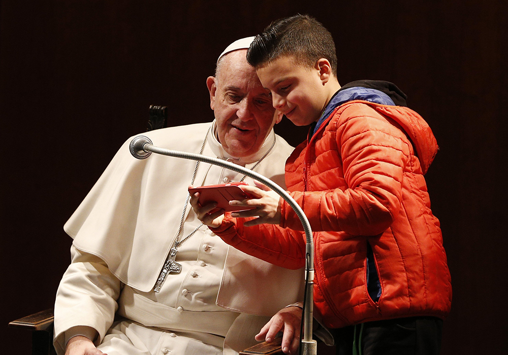 پاپ فرانسیس و قضیه گستره دایره اخلاق باید دلواپس چه