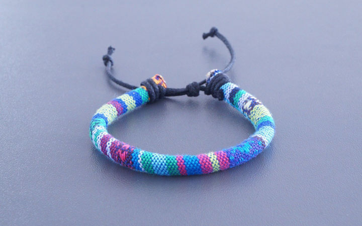 کادو برای نوجوان دختر - دستبندهای دست‌ساز