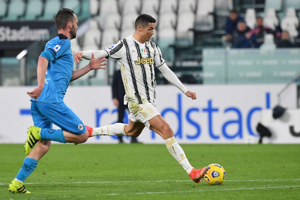 سه مهاجم برتر تاریخ از نظر هوش مصنوعی_آفتاب وطن 26 کریستیانو رونالدو یوونتوس