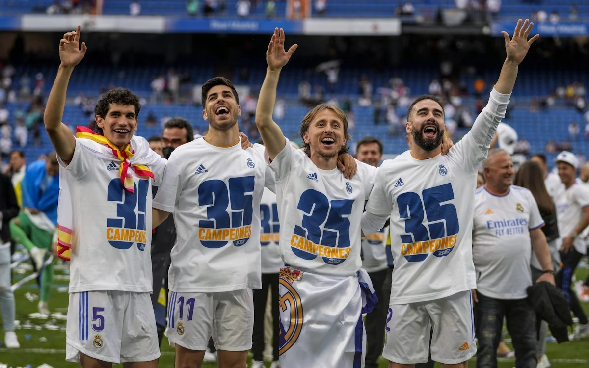 در چه فصلی رئال مادرید به بالاترین تعداد گل زده و امتیاز در لالیگا رسید؟