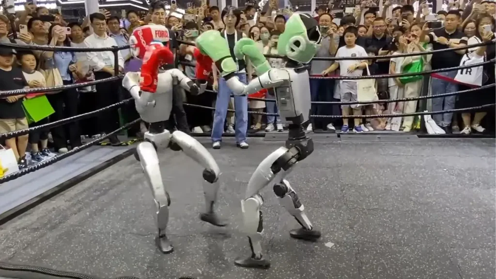 ربات‌های انسان‌نما مجدد در چین مسابقه بوکس برگزار کردند.webp