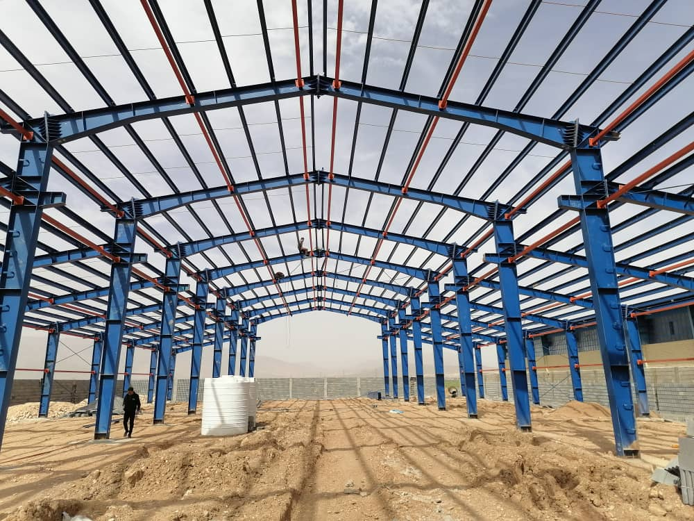 راهنمای انتخاب بهترین سازنده سوله در اصفهان