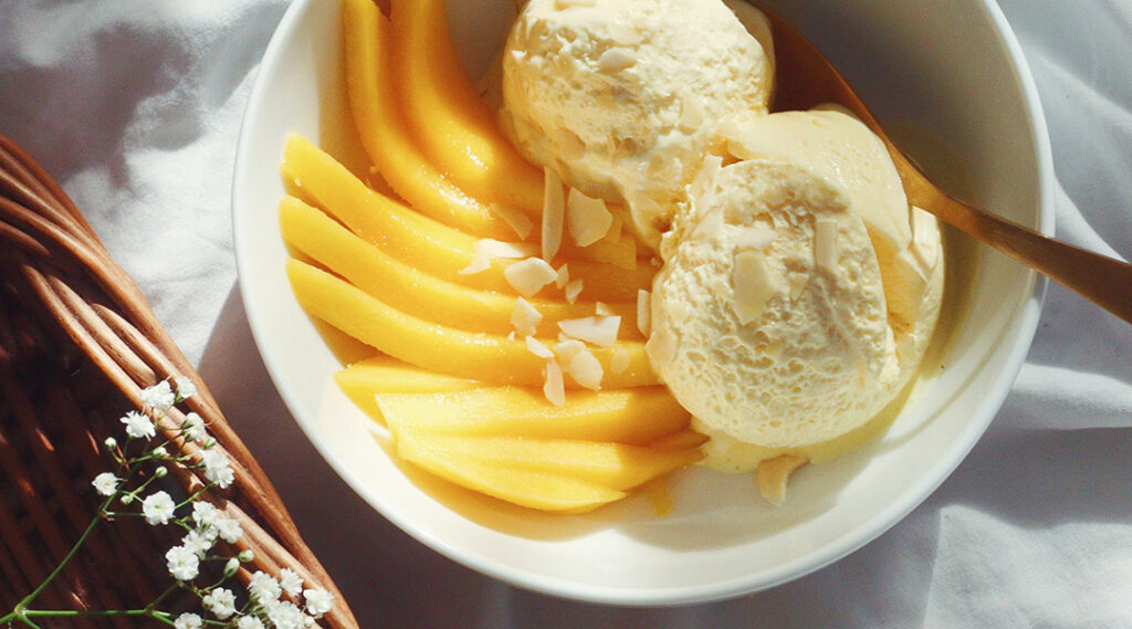 نحوه تهیه دسر انبه؛ ۱۳ دسر با انبه که باید حتما بخورید_آفتاب وطن 23 1757081492 359 نحوه تهیه دسر انبه؛ ۱۳ دسر با انبه که باید