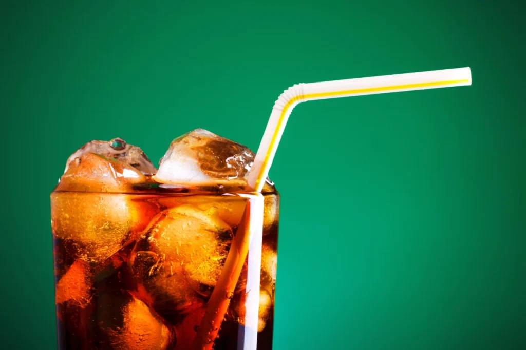 تاثییر نوشابه رژیمی بر دیابت: دوست یا دشمن؟ بازدید کامل مزایا، معایب و حقایق علمی_آفتاب وطن 10 روی دیگر سکه؛ معایب و نگرانیهای بلندمدت علمی