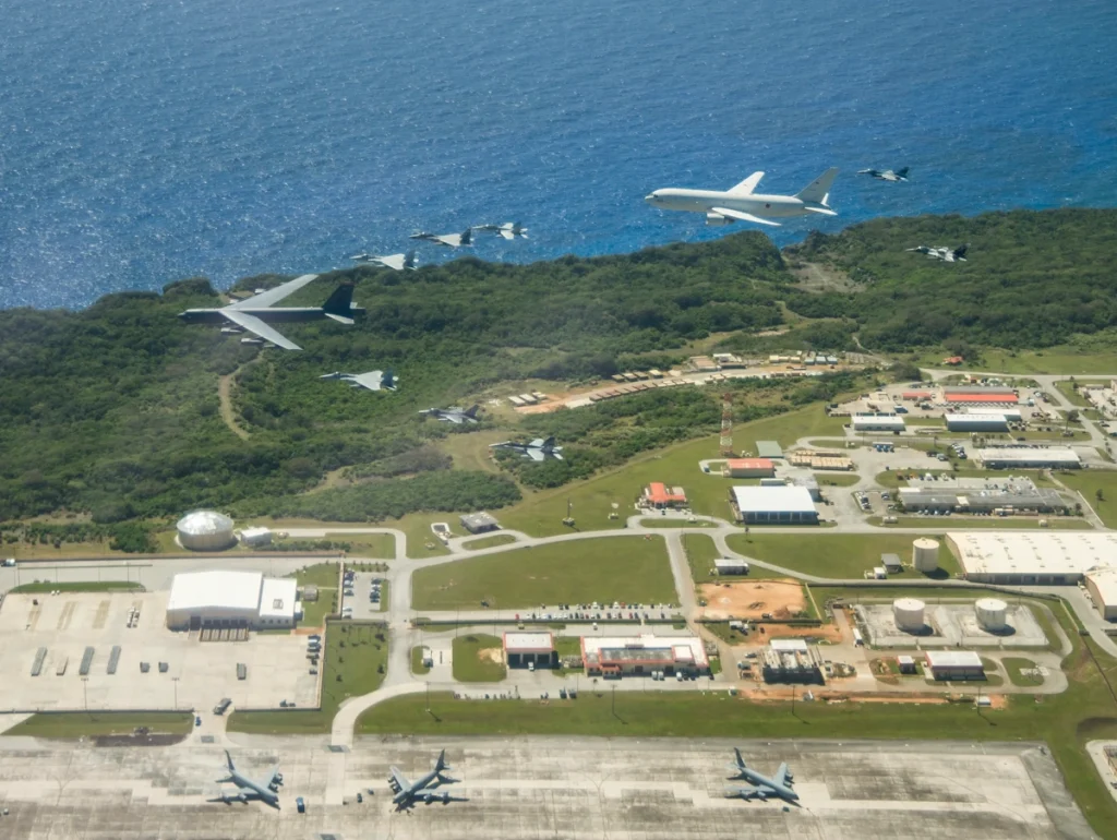 پایگاه هوایی اندرسن آمریکا