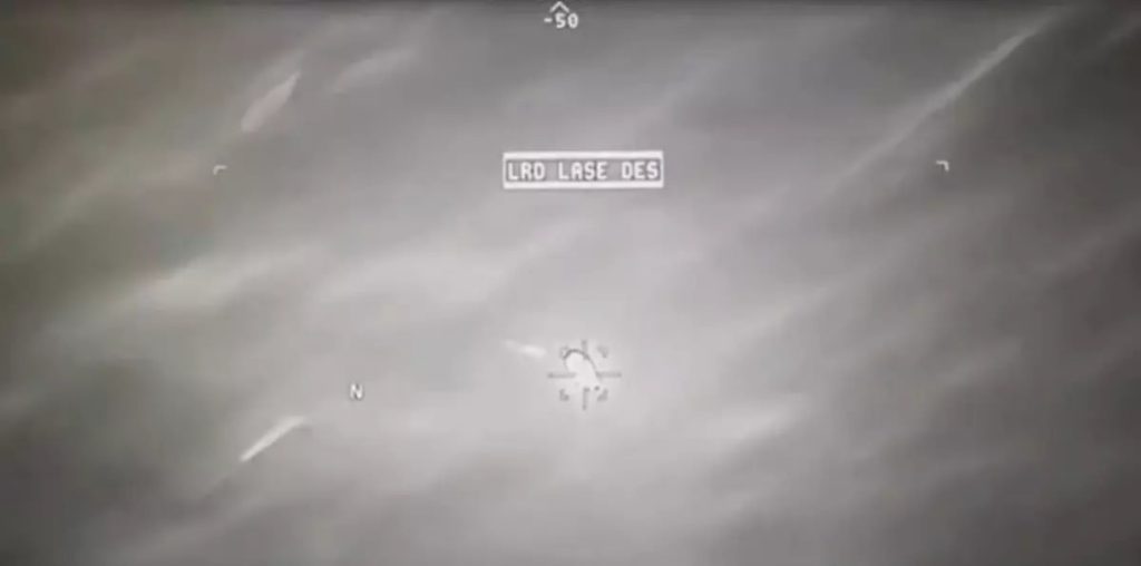 شلیک پهپاد آمریکایی به سمت یک جسم ناشناس پرنده آفتاب وطن