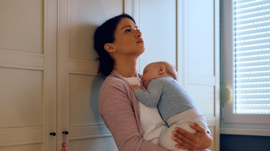 1759602456 همه چیز درمورد افسردگی بعد از زایمان از علت تا