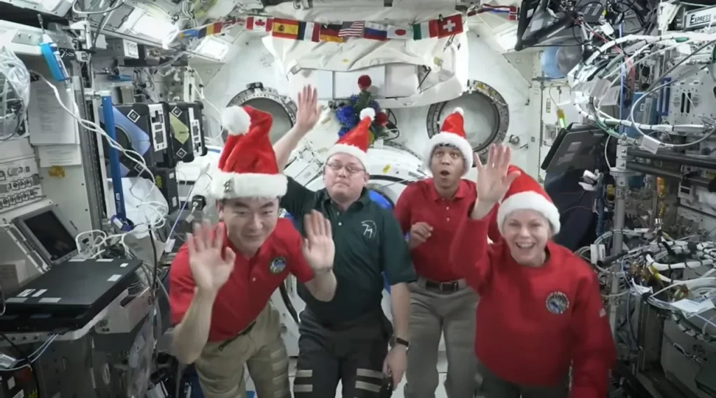 مطلب تبریک کریسمس فضانوردان ایستگاه فضایی ویدیو آفتاب وطن.webp