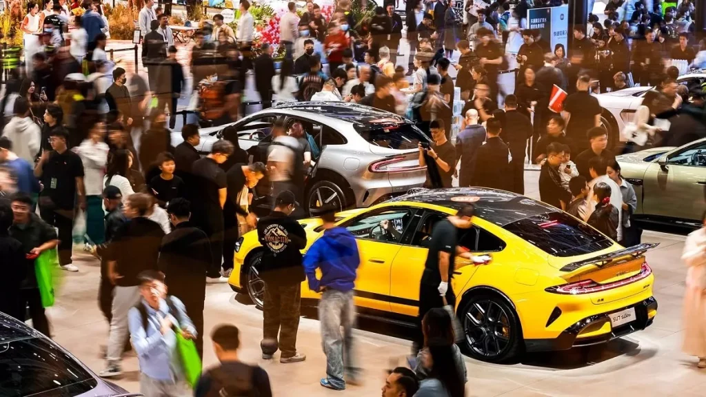 دولت چین ترمز جنگ قیمت‌ها را کشید؛ آخر دوران خودروهای.webp