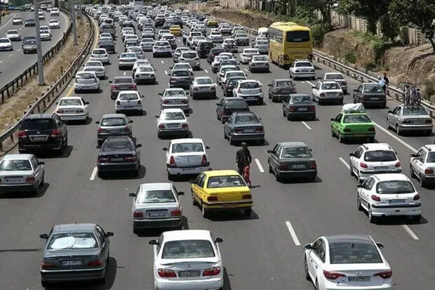 ترافیک سنگین محورهای منتهی به تهران و شمال