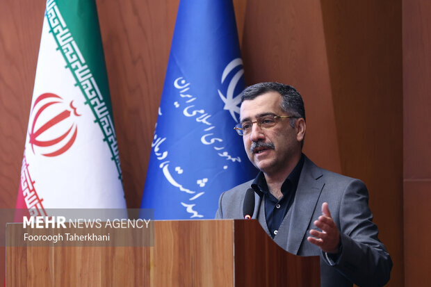 هشدار آخوندزاده تحریمهای علمی خارجی و خطر ایجاد تحریم داخلی برای پژوهشگران