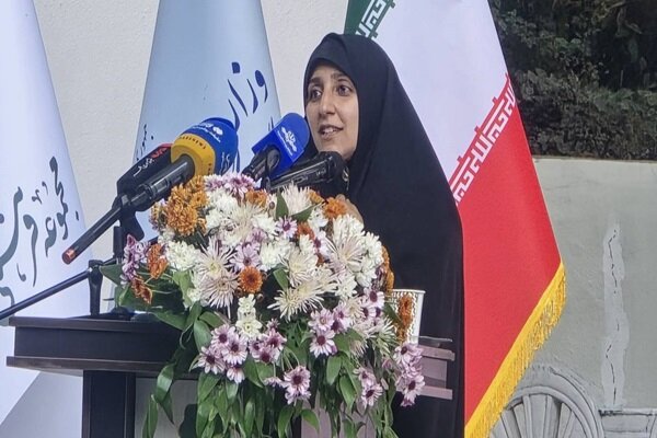 معاون رئیسجمهور در امور زنان به گفتگو پایبندیم اما در برابر زور تسلیم نخواهیم شد