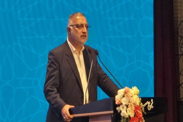 اعزام ۱۸۵ زوج تازه‌عروس به مشهد از سوی زاکانی