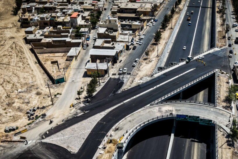 بستن شبانه بزرگراه شهید آوینی برای نصب عرشه پل