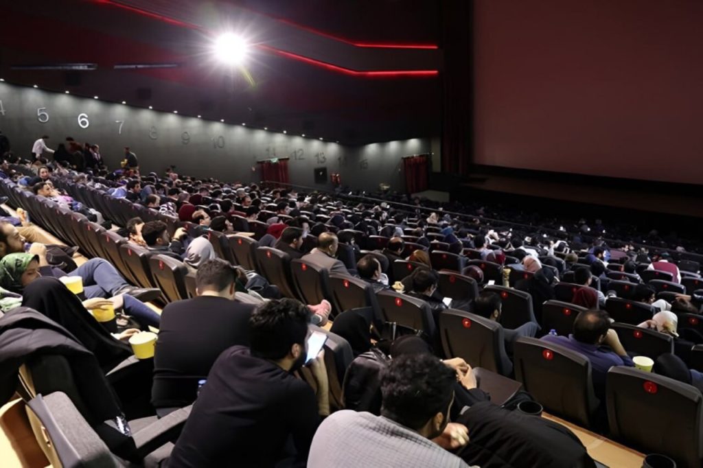 فروش ۱۰۰ میلیارد تومانی سینماها در هفته گذشته؛ خانوم والده در صدر