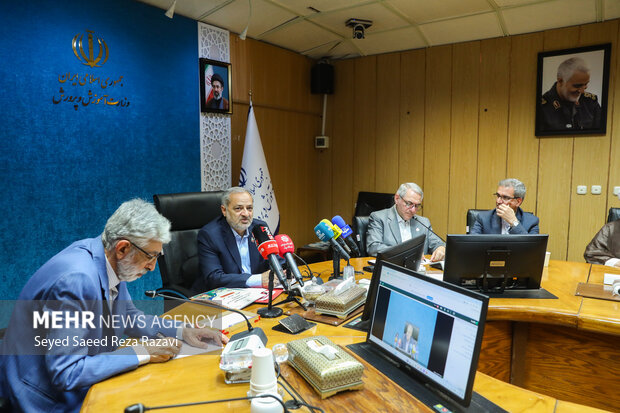 برگزاری جلسه شورای عالی آموزش و پرورش با حضور وزیر و غلامعلی حدادعادل 11 جلسه شورای عالی آموزش با حضور وزیر و حدادعادل