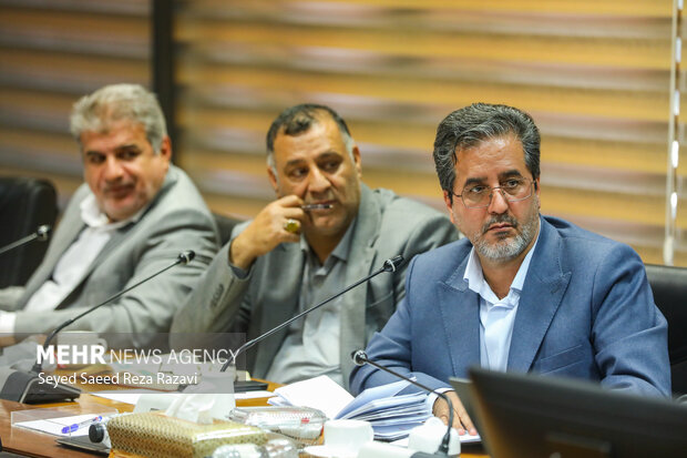 برگزاری جلسه شورای عالی آموزش و پرورش با حضور وزیر و غلامعلی حدادعادل 27 برگزاری جلسه شورای عالی آموزش و پرورش با حضور وزیر و غلامعلی حدادعادل