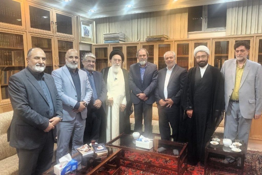 فریدزاده در جلسه مشورتی با مراجع و فعالان سینما در قم