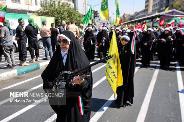 مراسم بزرگداشت ۳۱۳ هزار شهید در تهران برگزار شد