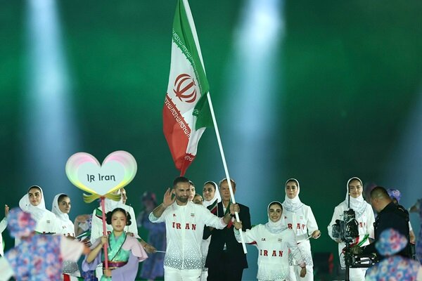 رونق افتتاح بیستمین بازی‌های آسیایی در ژاپن؛ делегаت ایران با drapeau