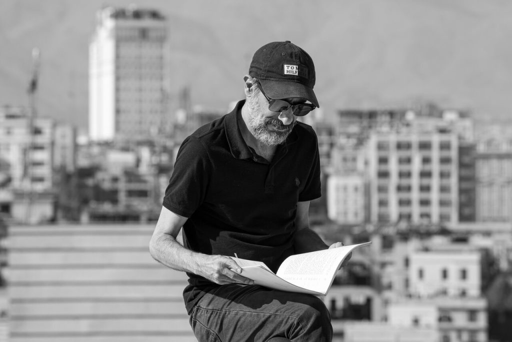امید سهرابی با اجرای مجدد بار هستی به صحنه تئاتر برمیگردد