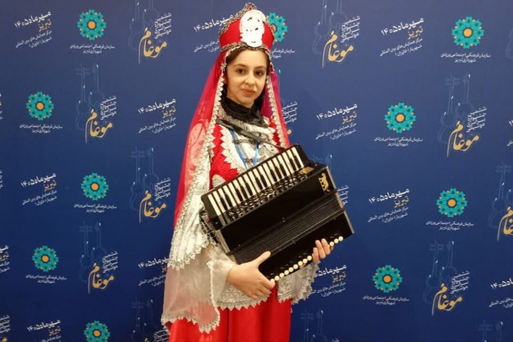 نوجوان تبریزی موسیقی موغام و قارمون باید به نسلهای آینده برسد