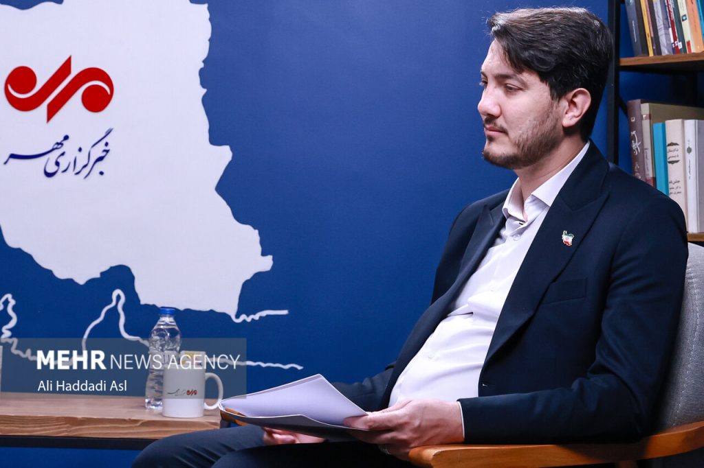 شهرداری تهران برنامه‌ریزی برای تولید ۳۰۰ مگاوات برق خورشیدی را آغاز کرد