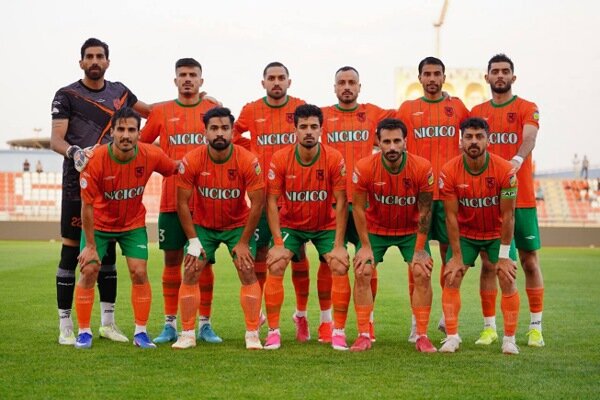 در هفته ششم لیگ دسته اول فوتبال، مس رفسنجان در بازی خانگی خود با نتیجه ۴ بر ۱ بر نیروی زمینی غلبه کرد و به صدر جدول صعود