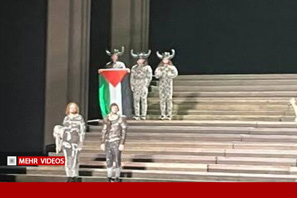 عضو گروه اپرای کانادا به دلیل برافراشتن پرچم فلسطین اخراج شد